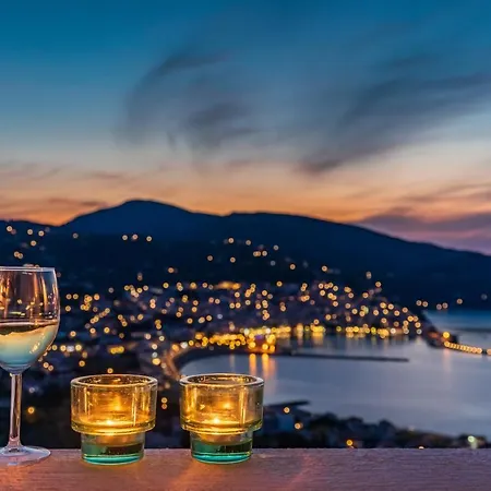 Nina Skopelos- Private Pool - Magnificent Views Skopelos Town